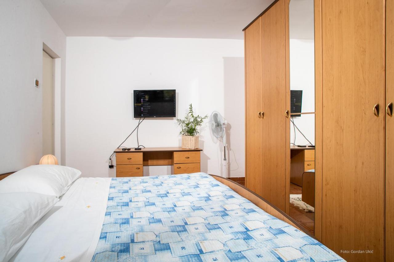 Apartman Luka 罗维尼 外观 照片