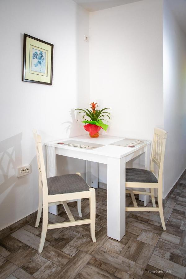 Apartman Luka 罗维尼 外观 照片